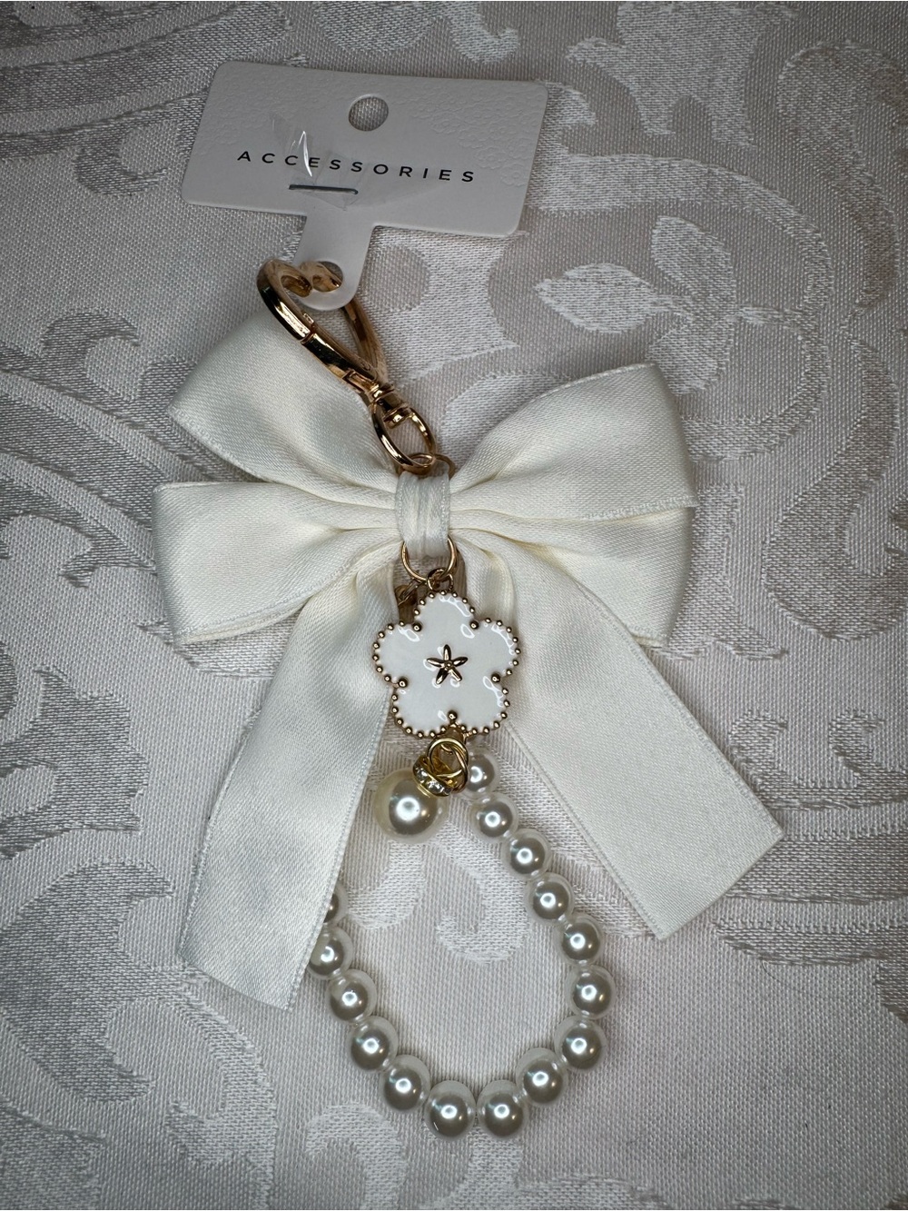 NWT Accessories Ivory Pearl Bow Keychain Bag Charm
